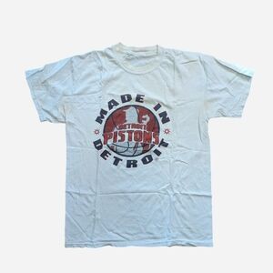 90s-00s Detroit Pistons white tee LG